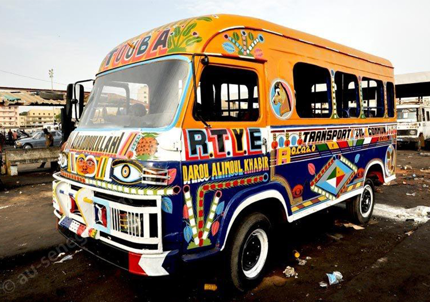 Visiter Dakar, c’est plonger dans un voyage fascinant où culture, histoire et paysages époustouflants se rencontrent. Découvrez l’âme vibrante de cette capitale dynamique en explorant ses monuments emblématiques, ses plages envoûtantes et ses marchés colorés. L'île de Gorée, classée au patrimoine mondial, vous dévoilera des histoires poignantes, tandis que la ville vous offrira une immersion unique dans la culture sénégalaise.