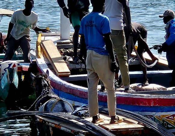 Arrivée des Pêcheurs à Mbour depart Riu Baobab